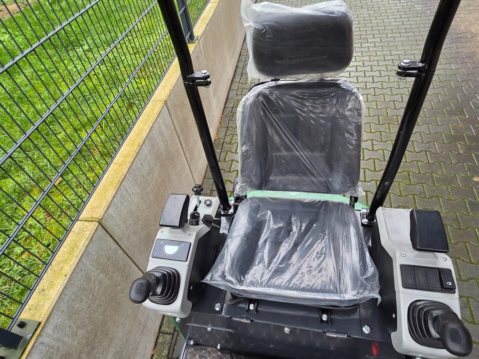 Mini Excavator Black Friday Minibagger 1,4T Schnellwechsler 18,5 KW Löffelpaket