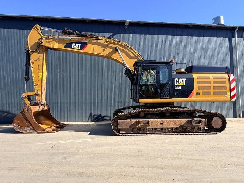 2017 Caterpillar 352F Crawler Excavator