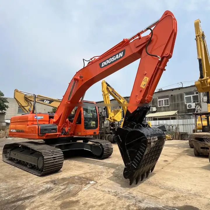 2020 Doosan DX225 Crawler Excavator