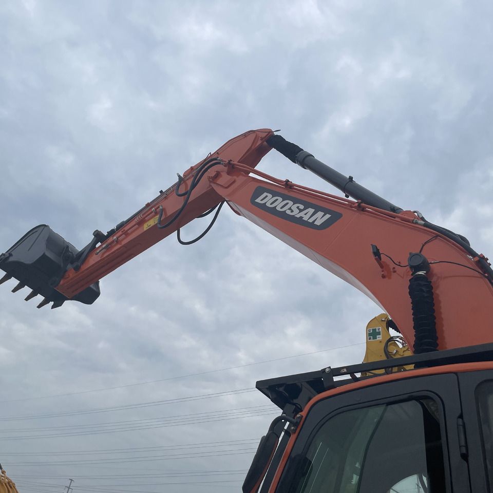 2021 Doosan DX300 Crawler Excavator