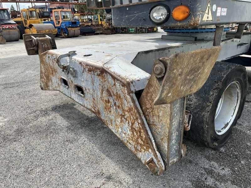 2011 Fuchs MHL335 Material Handler