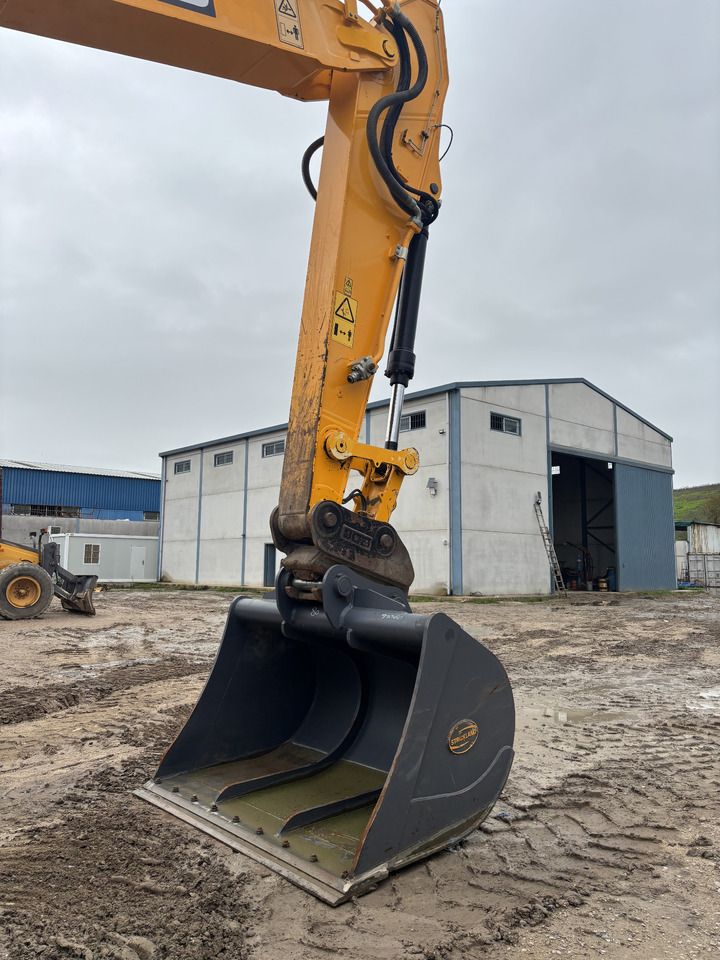Excavator JCB (2021)