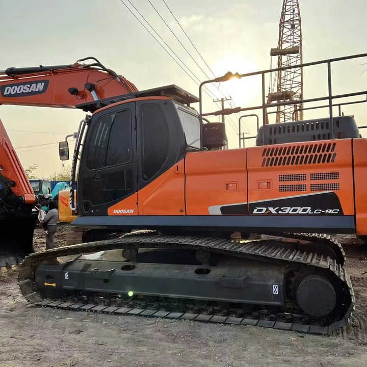 2020 Doosan DX300 Crawler Excavator