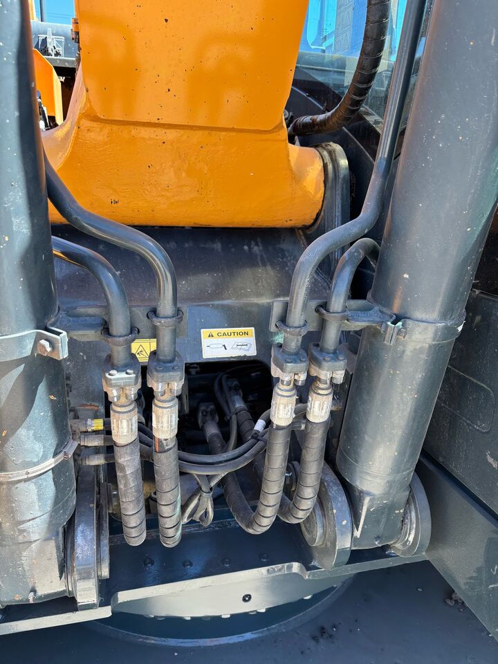 2019 Hyundai HX220L Crawler Excavator