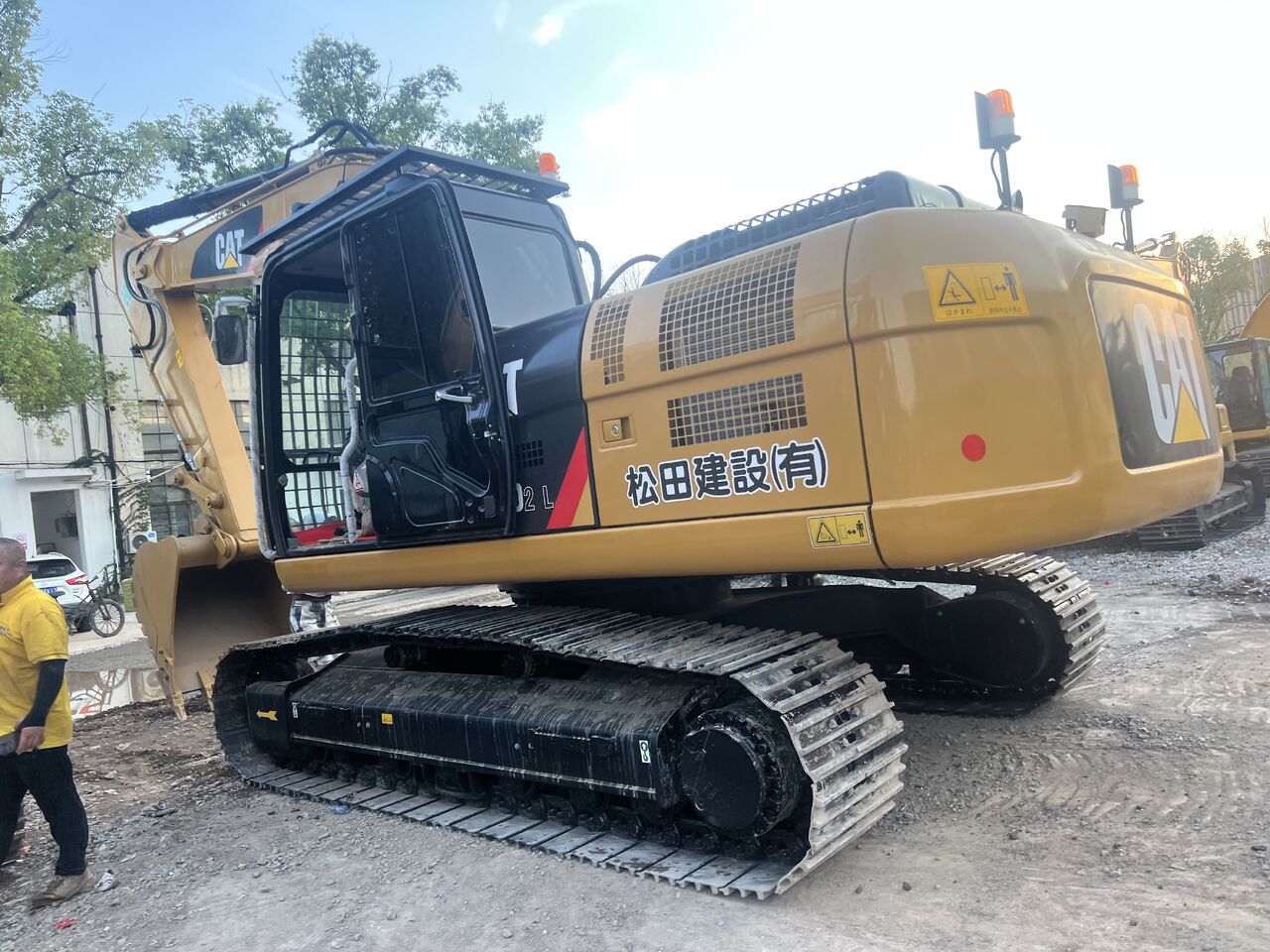 2025 Caterpillar 324D Crawler Excavator
