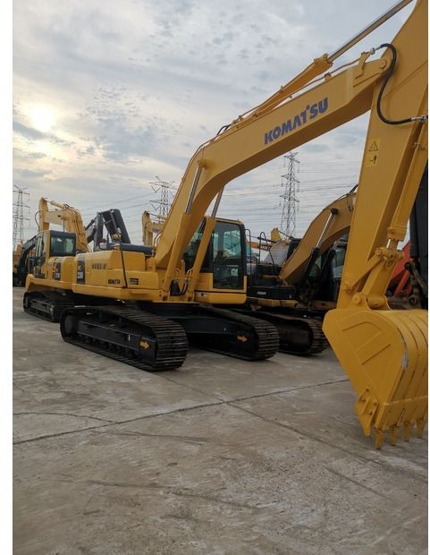 2020 Komatsu PC220-8 Crawler Excavator