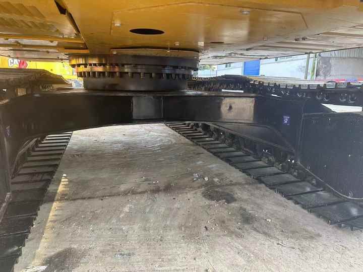 Pelle sur chenilles Caterpillar 320D de 2020