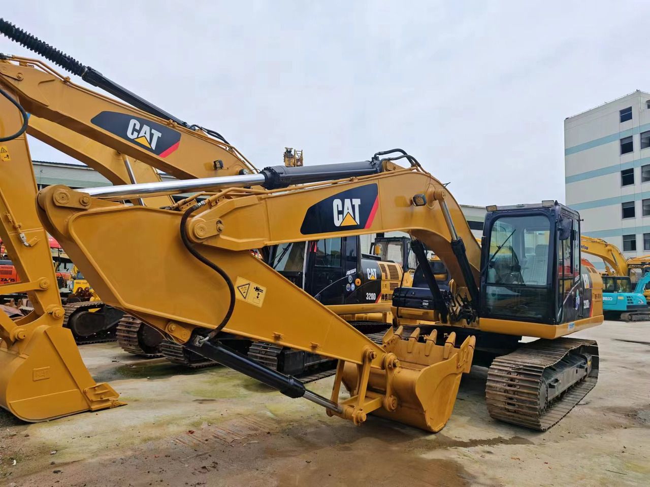 2019 Caterpillar 320D2 Crawler Excavator
