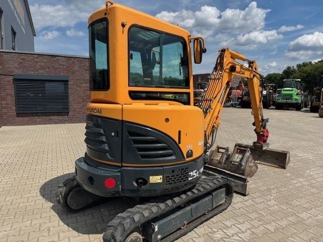 2018 Hyundai R25Z-9 Mini Excavator