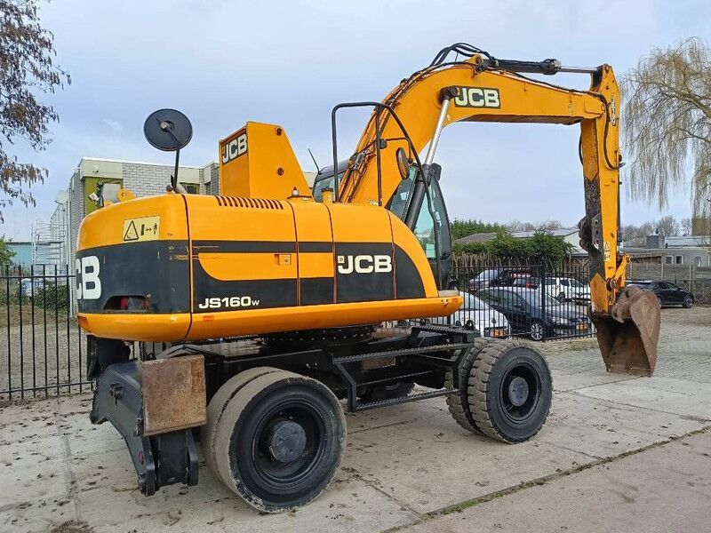 2011 JCB JS160W Material Handler