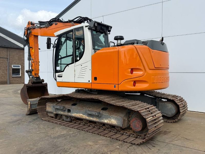 Liebherr R920 Compact - Blade / Triple Boom / Quick Coupler (2017)