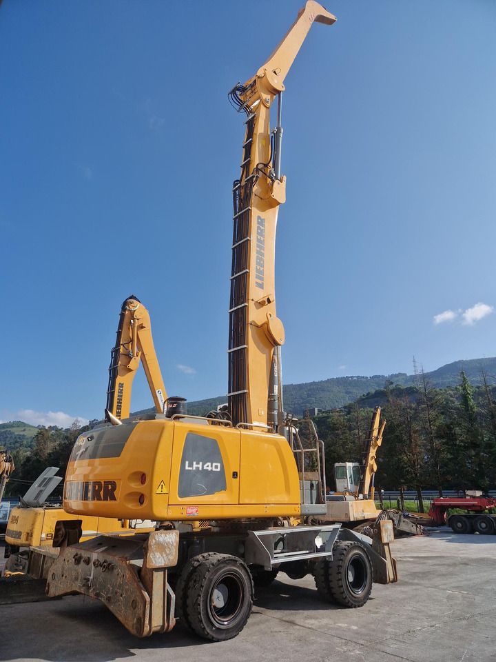 2017 Liebherr LH40 M Material Handler