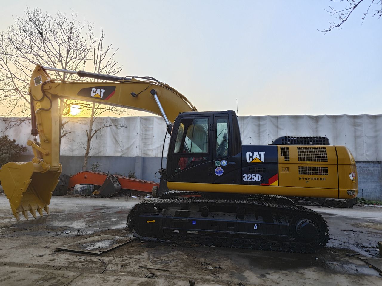 Caterpillar 325C Crawler Excavator