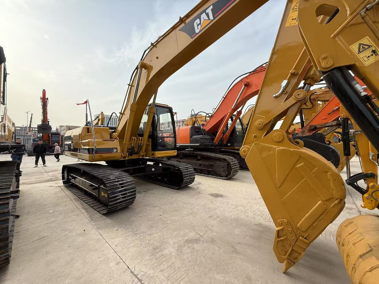 2013 Caterpillar 320B Crawler Excavator