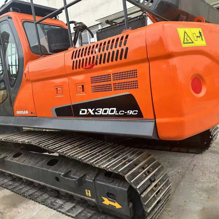 2020 Doosan DX300 Crawler Excavator