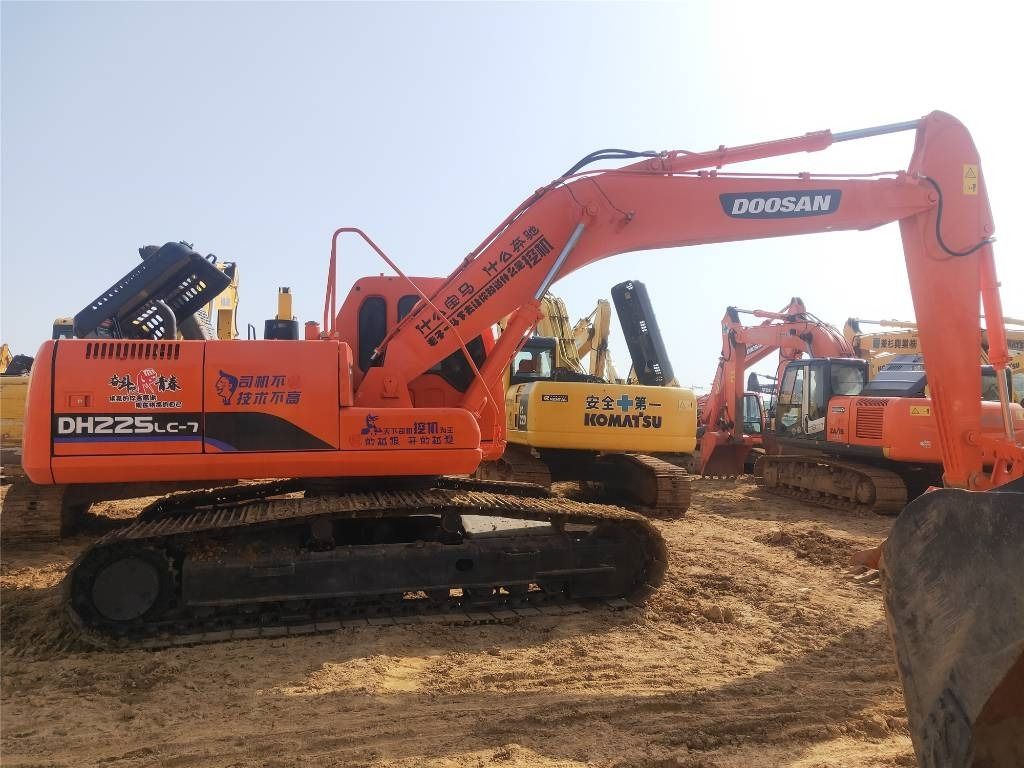 2022 Doosan DH225LC-7 Crawler Excavator