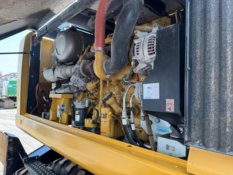 2019 Caterpillar MH3024 Material Handler