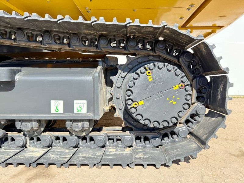 2025 Komatsu PC210LC-10 Crawler Excavator