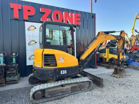 2016 Bobcat E35 Mini Excavator