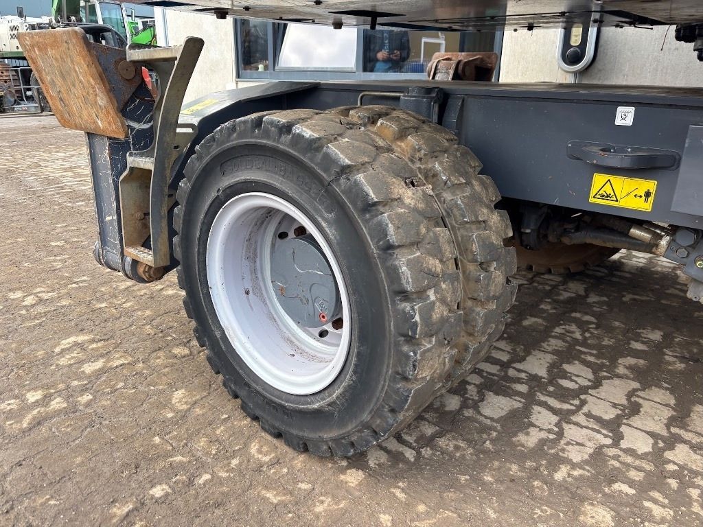 2018 Fuchs MHL331F Material Handler