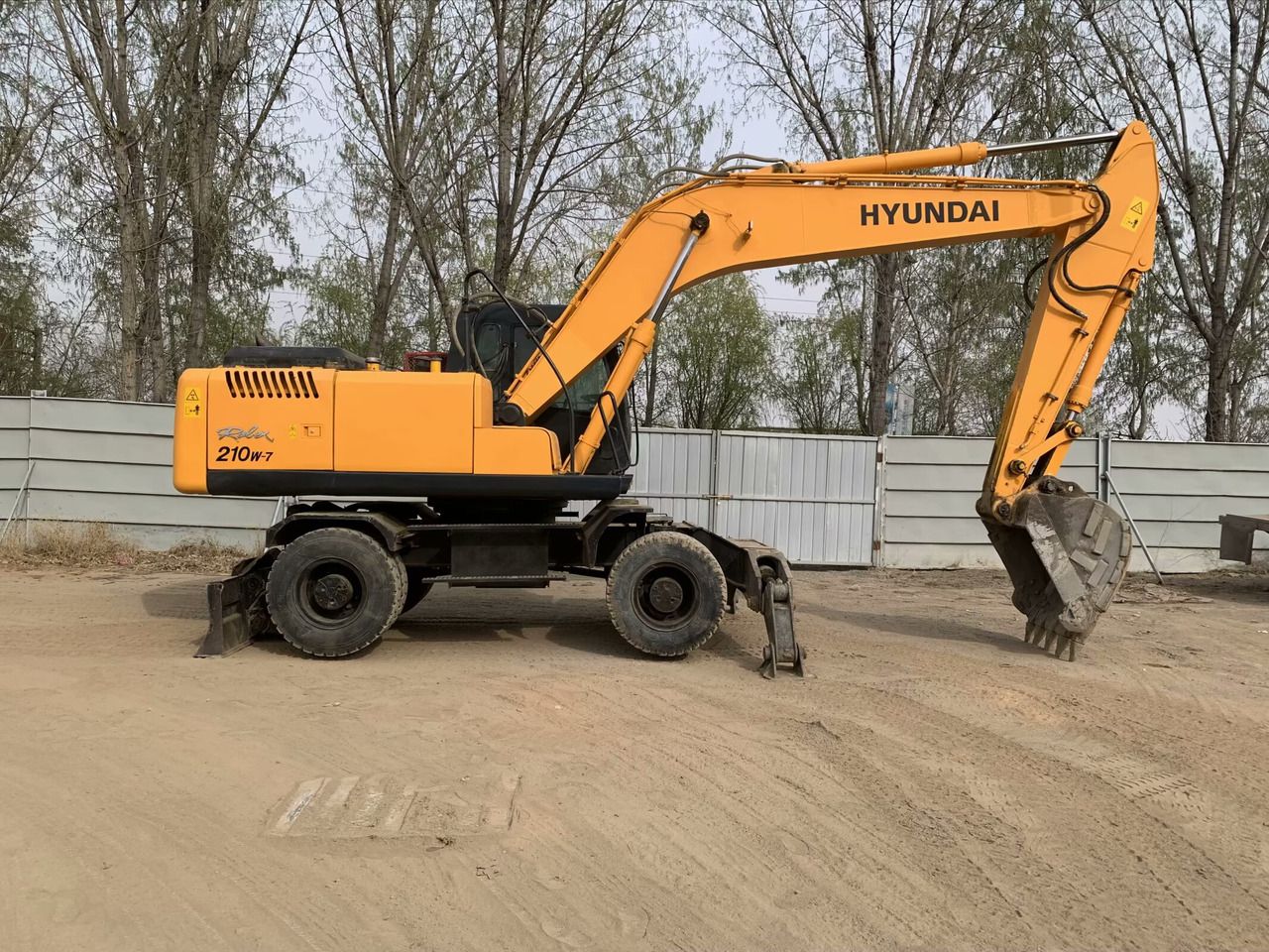 2018 Hyundai R210W-7 Wheel Excavator