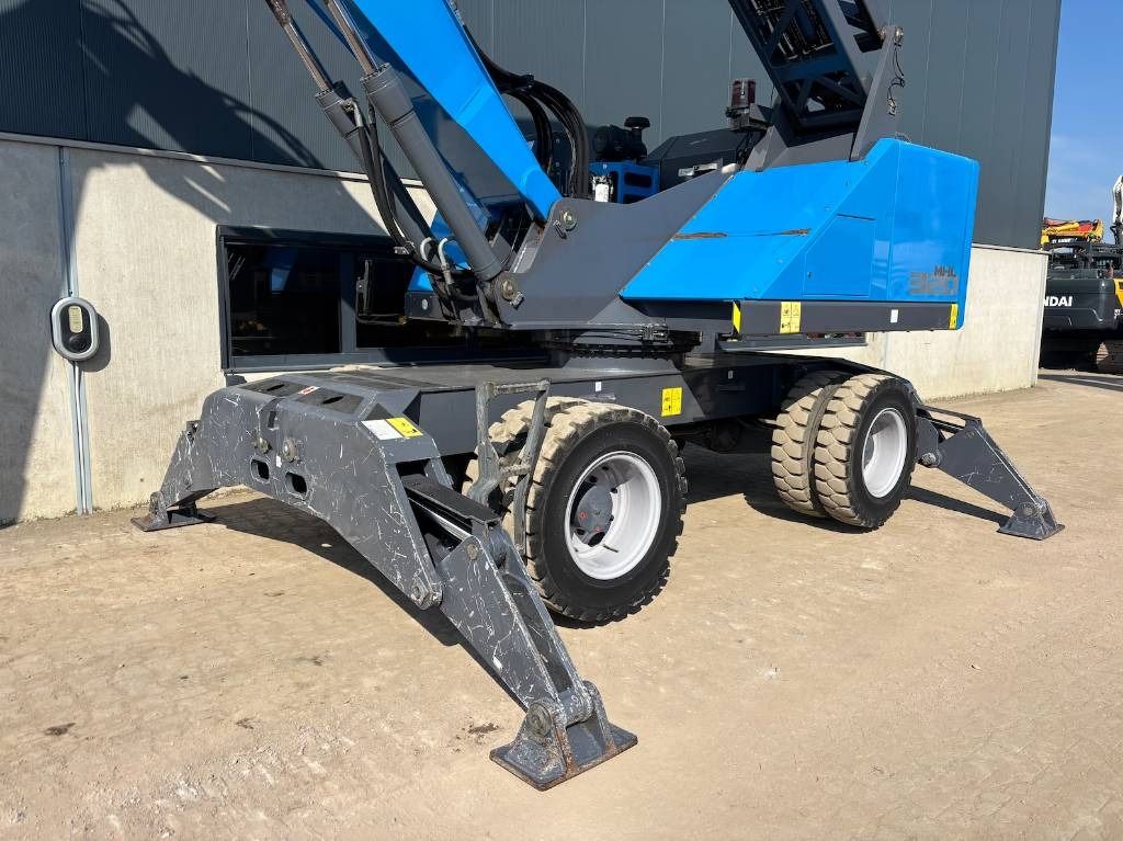 2018 Fuchs MHL320F Material Handler