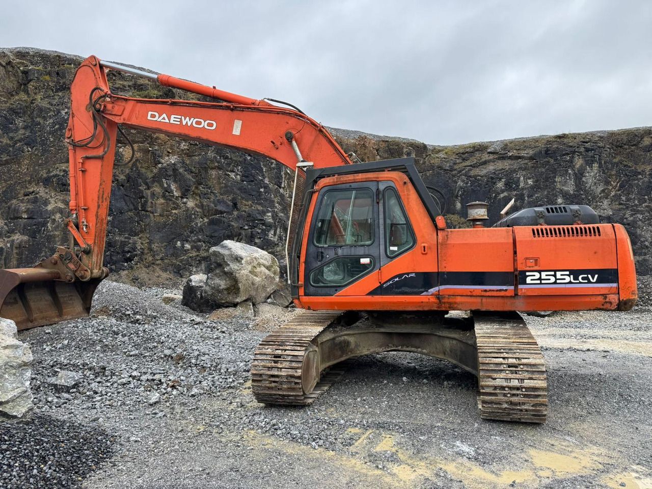 Excavator (2001)