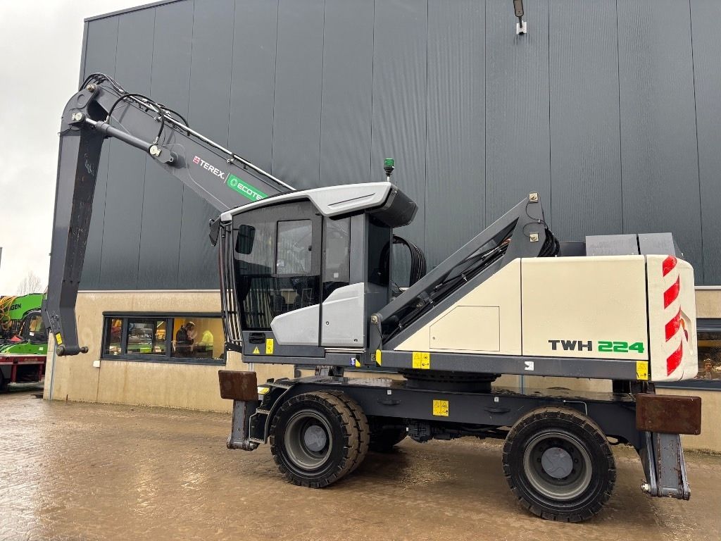 2021 Terex MHL331F Material Handler