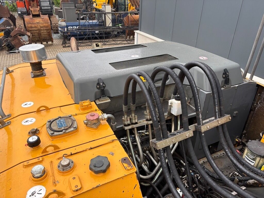 2015 Liebherr LH40 Material Handler