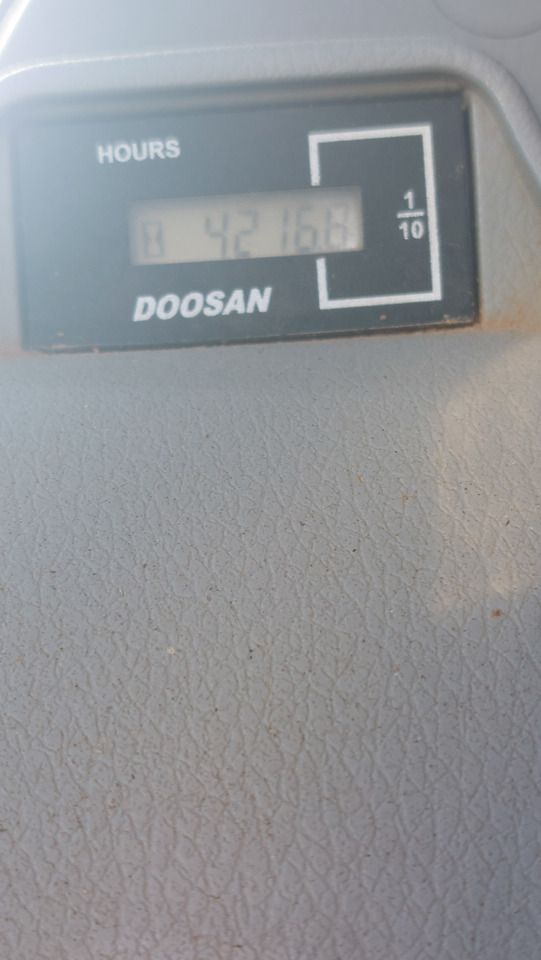 Doosan DX140LC-5 Crawler Excavator