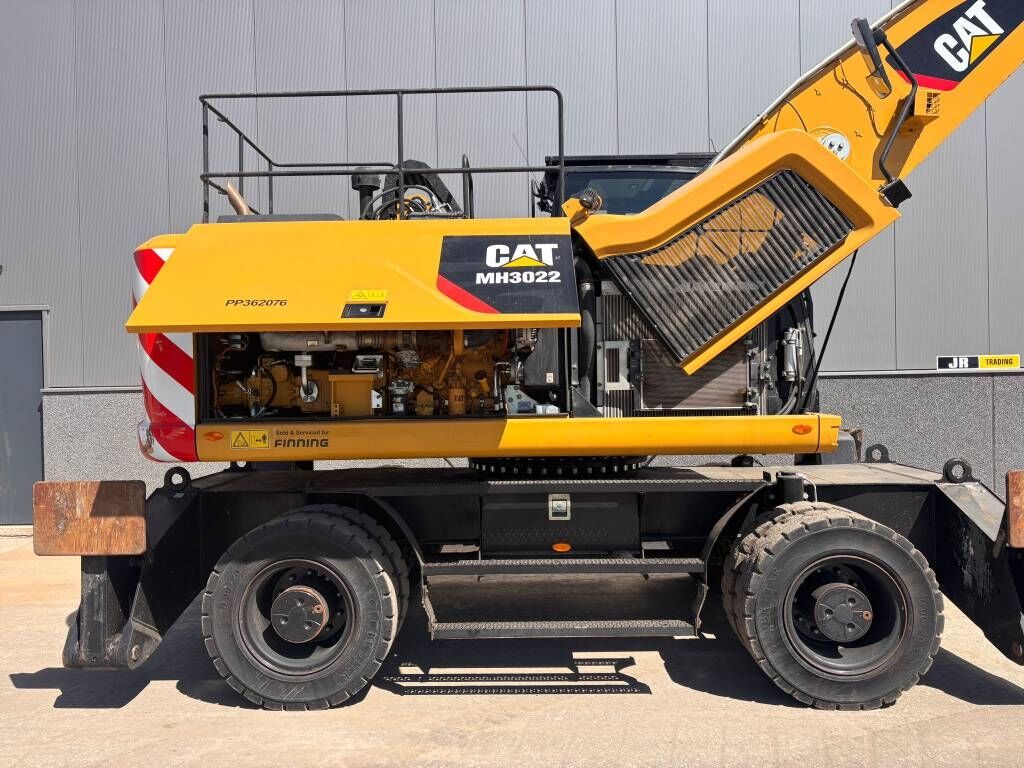 2017 Caterpillar MH3022 Material Handler
