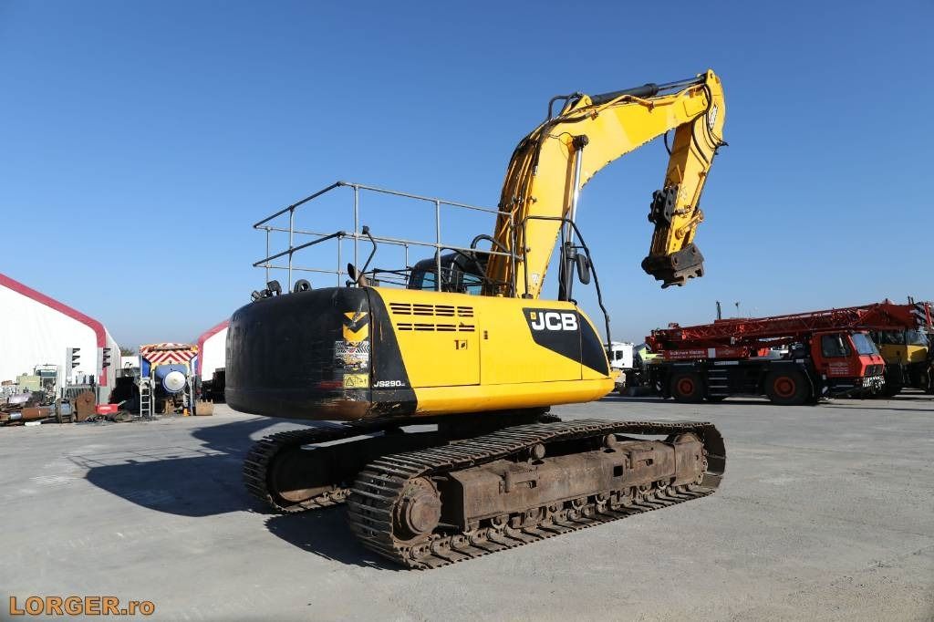 2014 JCB JS290LC Crawler Excavator