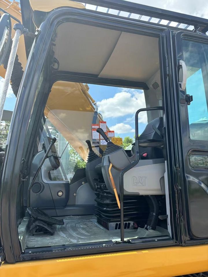 2025 Caterpillar 320D2 Crawler Excavator