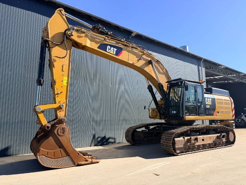 2017 Caterpillar 352F Crawler Excavator
