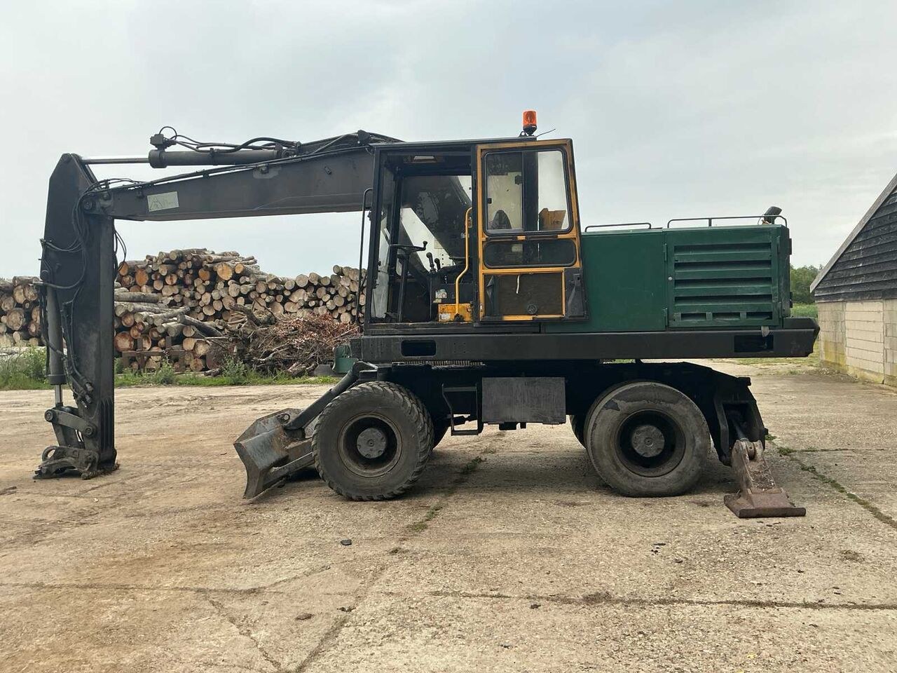 1998 Volvo EW200 Wheel Excavator