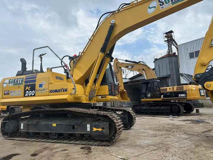 2013 Komatsu PC200-8 Crawler Excavator