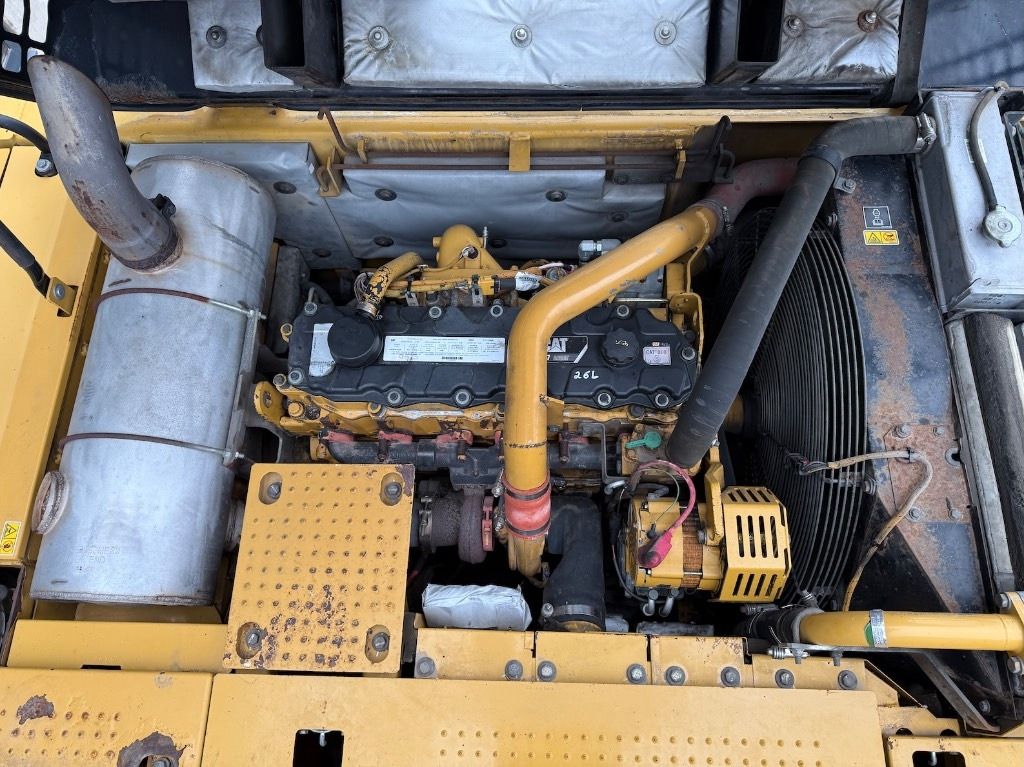2008 Caterpillar 325D Material Handler