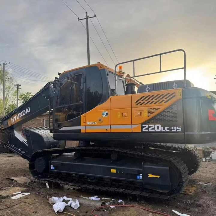 Excavator Used Excavator Korea Hyundai 225LC-9T 225LC-7 220LC-9S 150LC-7 At (2024)