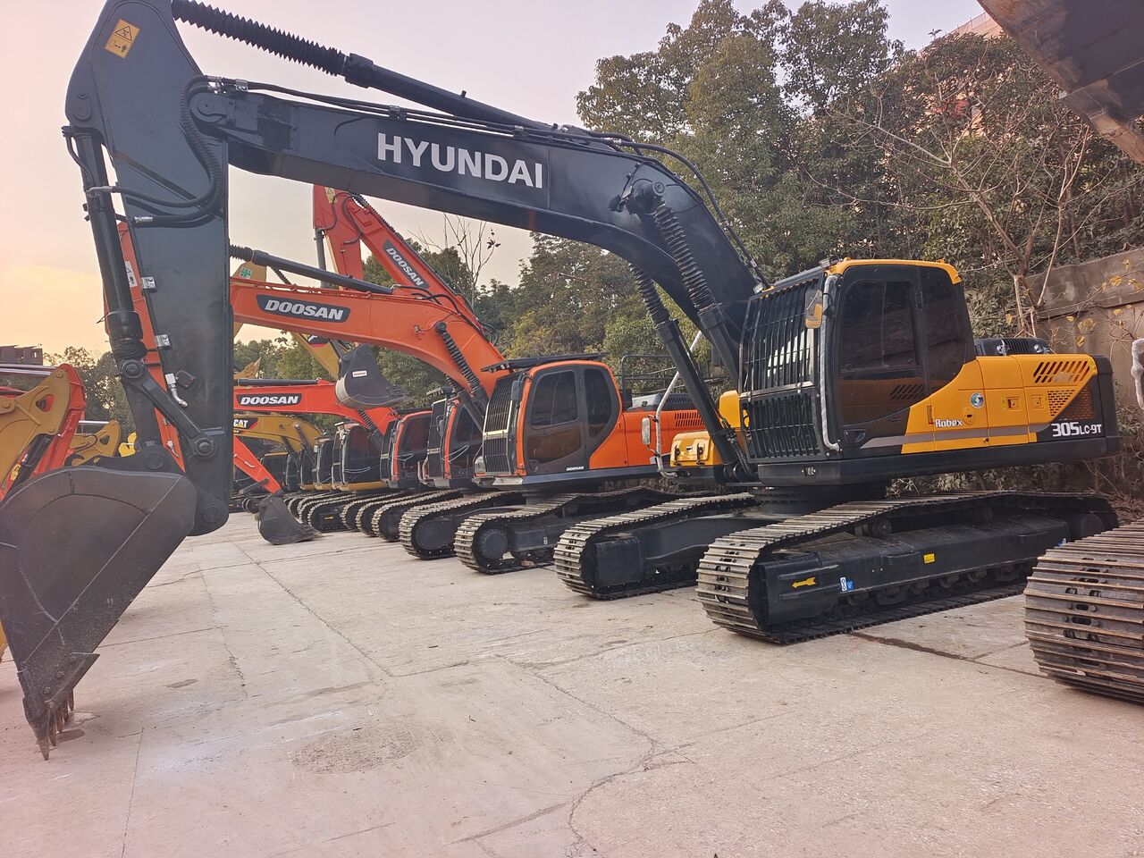 2025 Hyundai R305LC-9T Crawler Excavator