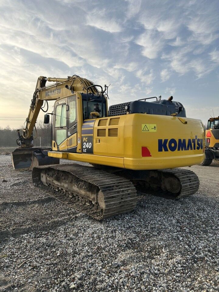 2021 Komatsu PC240LC-11 Crawler Excavator