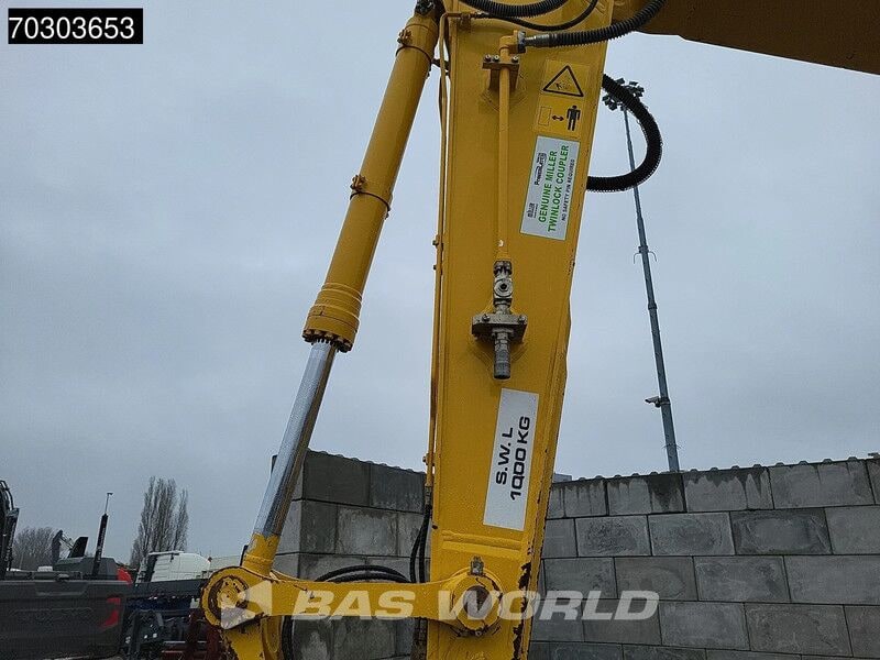 2021 Komatsu PC210LC-11 Crawler Excavator