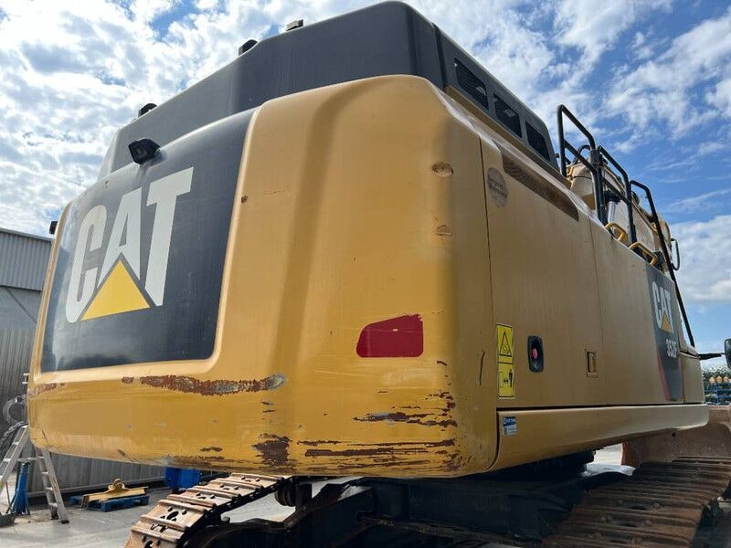 2017 Caterpillar 352F Crawler Excavator