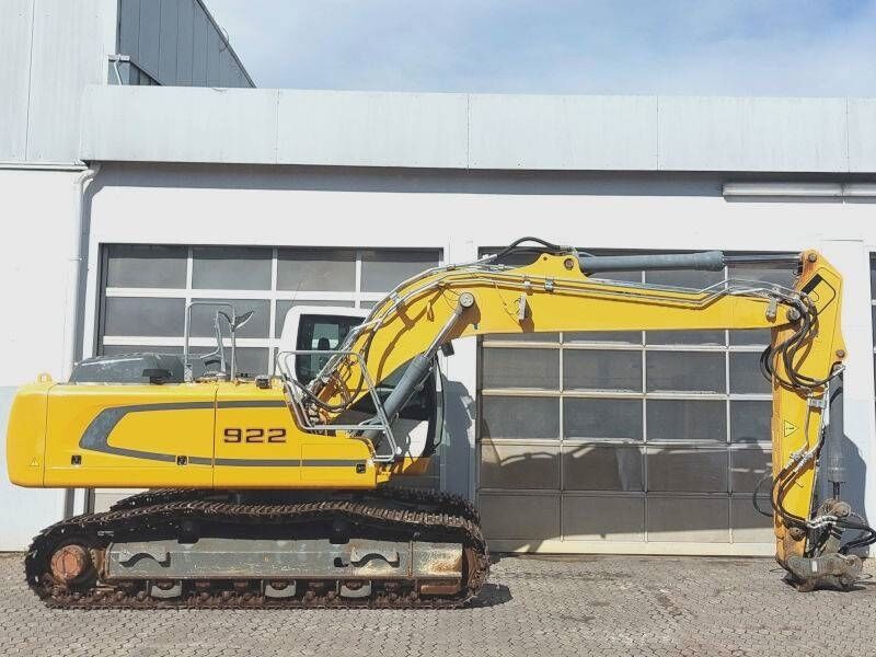 2017 Liebherr R922 SLC Crawler Excavator