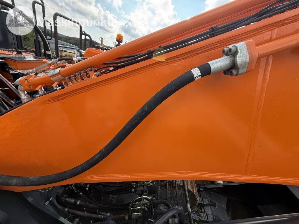 2025 Develon 800LC-7 Crawler Excavator