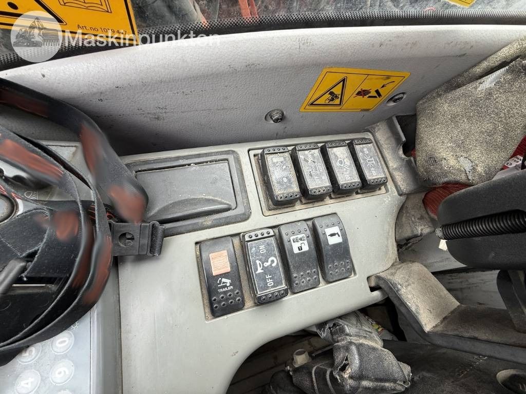 2014 Hitachi ZX140W-5 Wheel Excavator