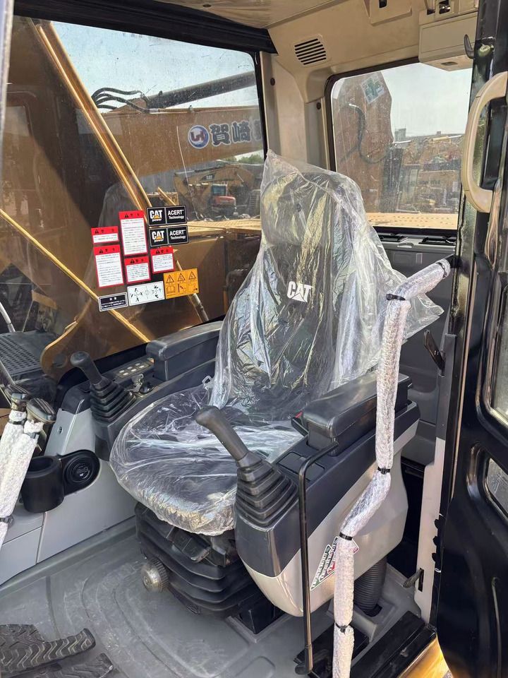 2016 Caterpillar 320C Amphibious Excavator