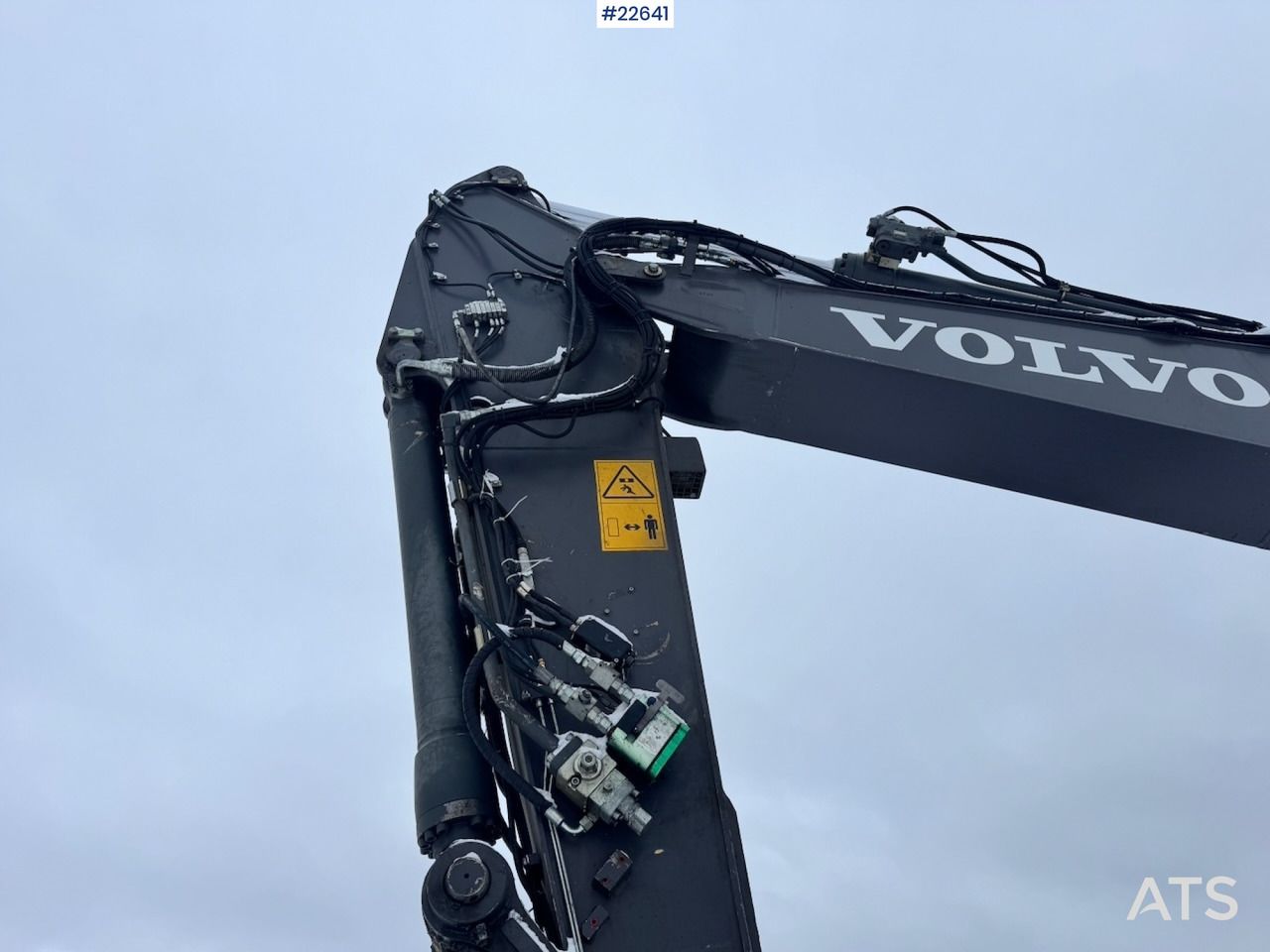2016 Volvo EC220EL Crawler Excavator