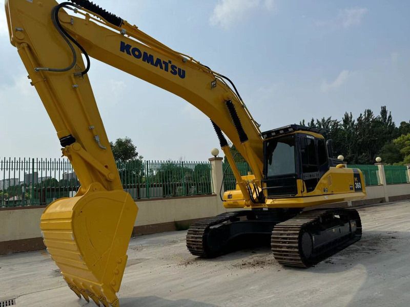 2025 Komatsu PC200 Crawler Excavator