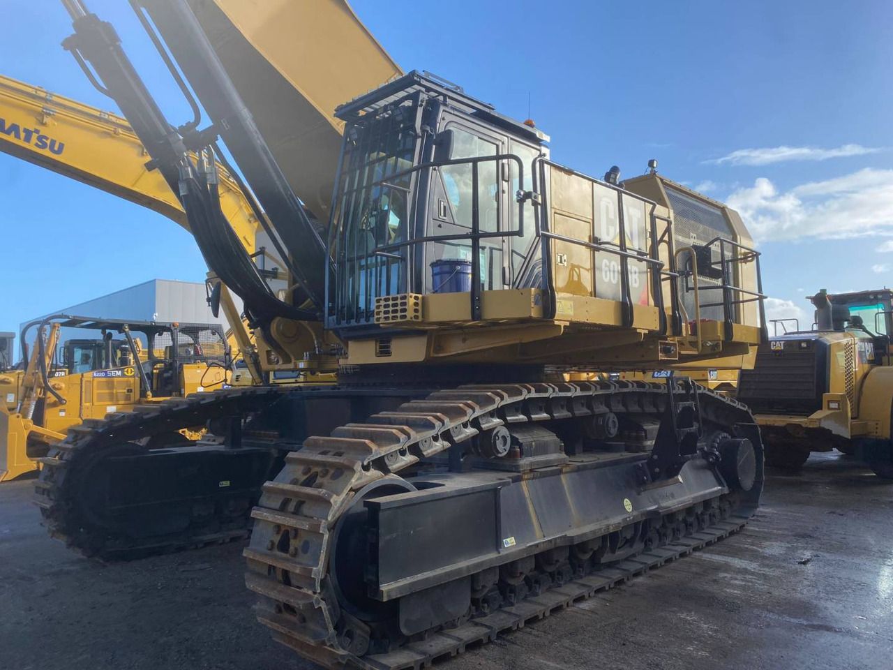 2019 Caterpillar 6015B Crawler Excavator