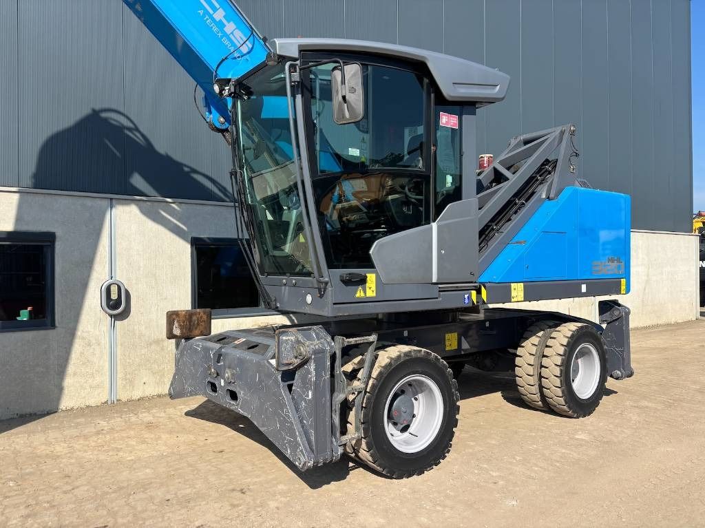 2018 Fuchs MHL320F Material Handler